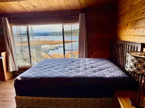 Lakeside Cabin - Image 2