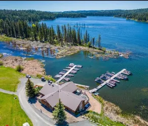 Lakeside Cabin - Image 5