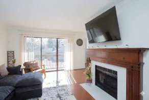 HPU Safe Townhome in HOA, game room - Image 5