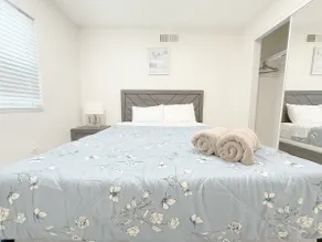 Large 5BR • Disney|Knott’s|convention center|beach - Image 3