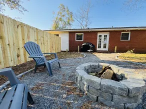Redbud Waterfront (Augusta Canal), king bed - Image 3