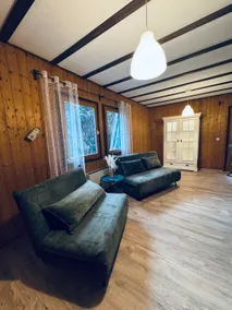 Vacation home with forest view - Image 4