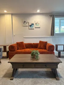 Spacious and comfortable suite in prime location! - Image 4