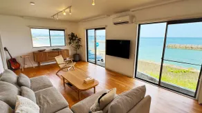 The luxury of doing nothing - Rent an ocean villa for a full day where you can hear the sound of the waves - Image 3