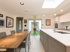 Architect-Designed Luxury House, 3BR Chessington - Image 5