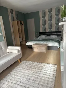 Cozy & quiet house near amenities - Image 2