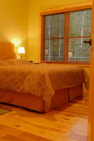 Luxurious suite overlooking Lake Pohénégamook - Image 4