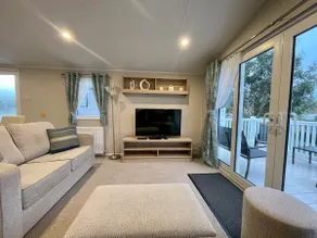 Modern caravan - Whitecliff Bay - Image 2