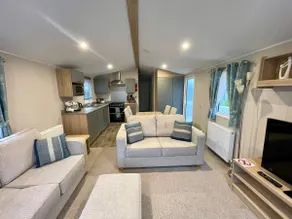 Modern caravan - Whitecliff Bay - Image 3