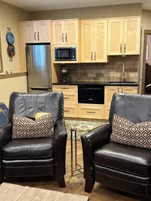 Charming 1BR Hideaway • Steam Shower + Kitchenette - Image 4