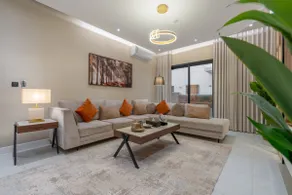 13- Two rooms and a lounge with a hotel style - Image 3