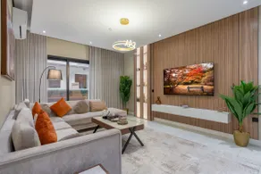 13- Two rooms and a lounge with a hotel style - Image 2
