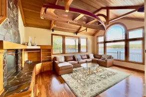 Waterfront Retreat, Sleeps 14, Pickleball & Beach - Image 2