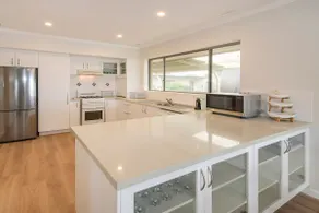 Beach House on the Bay - Image 3