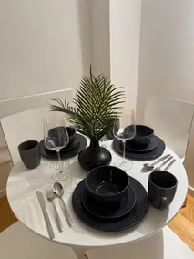 Spacious 2 Bed Apartment in Central Manchester - Image 2