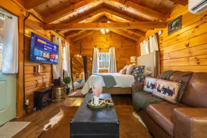 16 mi Hocking Hills, 1BR cabin, hottub, firepit - Image 3