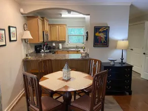 Updated townhome close to University & shopping - Image 3
