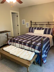 Updated townhome close to University & shopping - Image 2