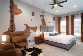 Warbird Loft w/ luxury amenities - Image 2