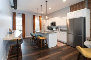 Warbird Loft w/ luxury amenities - Image 3
