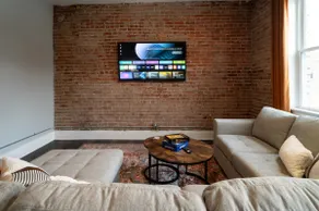 Warbird Loft w/ luxury amenities - Image 5