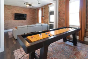 Warbird Loft w/ luxury amenities - Image 4