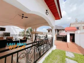 Lake Road Villa - Solar Power & Starlink Internet - Image 3
