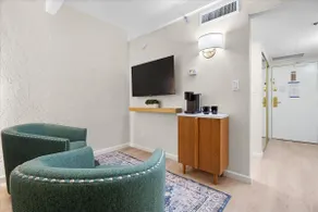 Chic Studio - Resort Pool Access & Prime Location! - Image 3