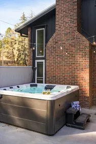 • Hot Tub • Sauna • Game Room • Red Rocks • - Image 5
