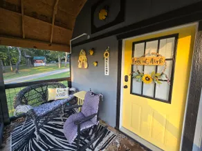 The Honey House, a cozy retreat for one or two. - Image 3