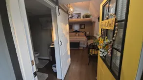The Honey House, a cozy retreat for one or two. - Image 5