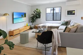 Waves & Moore; Sleeps 8, Family friendly, spacious - Image 2