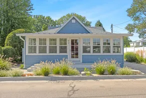 House Haven steps from North Beach walk to town - Image 2