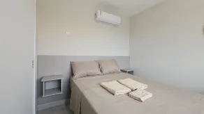 Solar Apartment: New 88m from the Beach with Garage - Image 5