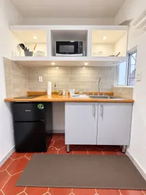 100%private•downtown•WiFi•smartTV•equipped•kitchen - Image 2