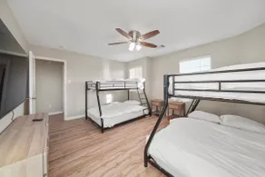 Warm & Welcoming in Rosenberg - Image 4
