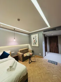Studio apartment by Pepper StayᏃ sec 63 - Image 5