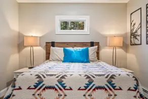 Windham Lakefront: Fire Pit and Modern Comforts - Image 4