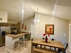 Peaceful NW Retreat Close to Hospitals & Shopping - Image 3