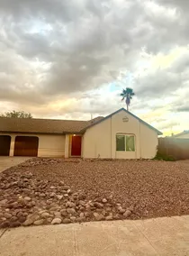 Peaceful NW Retreat Close to Hospitals & Shopping - Image 2