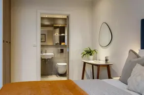 Modern 2 Bed Apartment in the heart of Manchester. - Image 2