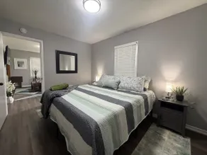 Charming entire home centrally located - Image 3