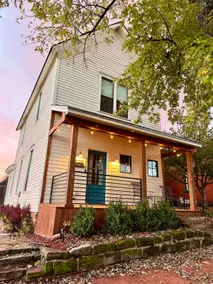 Pearl's Place - A Historic, Red-Brick Street Gem - Image 2
