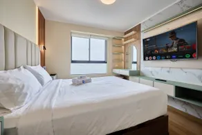 Apt 3BR Ideal for Families - Free Garage| 1701 - Image 2
