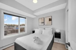 Casa Velluto Suite • On 17th Ave • Office - Image 2