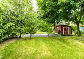 Hot tub; 2 Blocks to Downtown; Sleeps 7 - Image 4