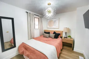 Broadway Bungalow - Image 5