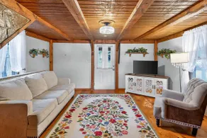 The Rustic Roost – Peaceful Farmside Cabin - Image 2