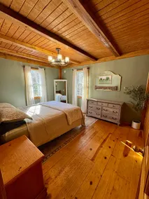 The Rustic Roost – Peaceful Farmside Cabin - Image 3