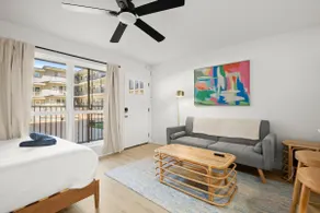 Spacious studio• Fast Wi-fi • 5M to Downtown - Image 2